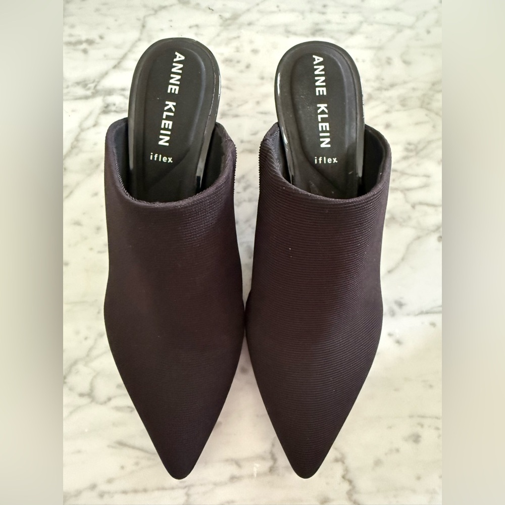 Anne Klein iFlex Black Pointed Toe Mule Kitten Heel Y2K Minimalist Size 8.5 90s